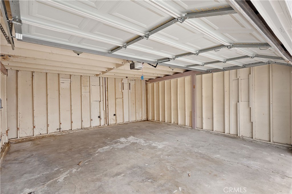 915 South Atlantic Boulevard