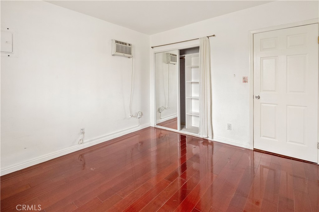 915 South Atlantic Boulevard