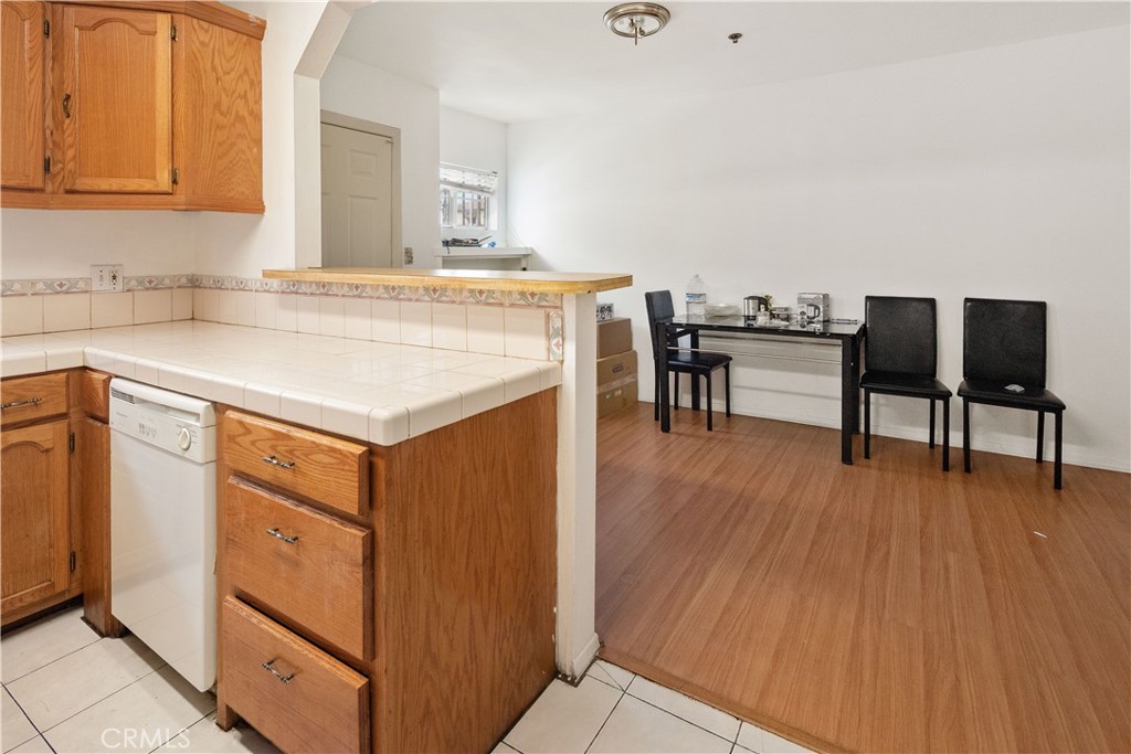 915 South Atlantic Boulevard