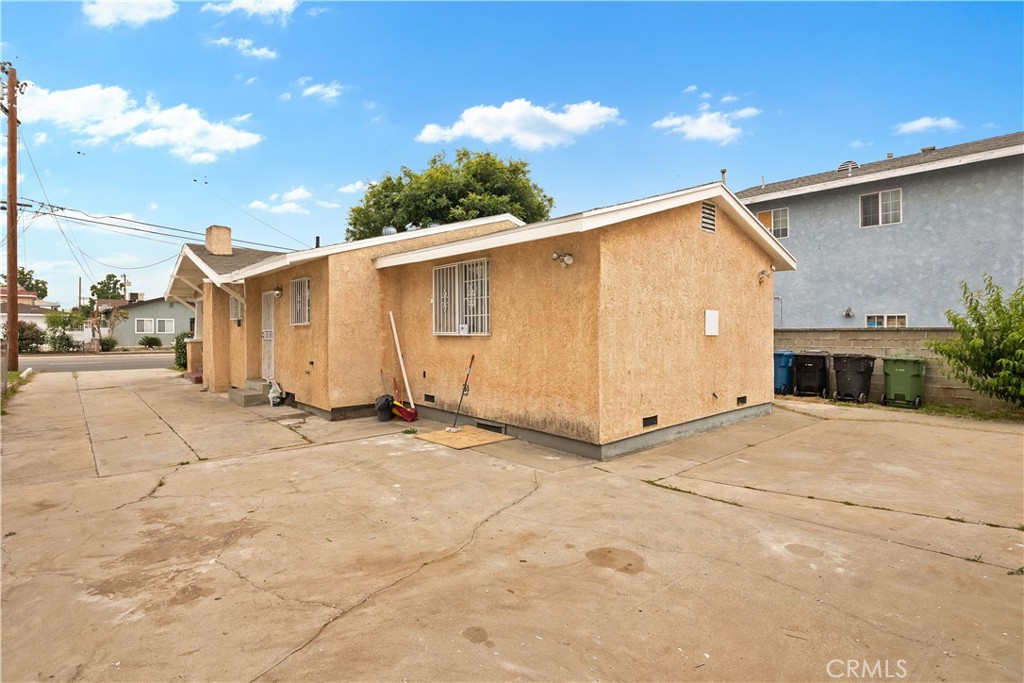 915 South Atlantic Boulevard