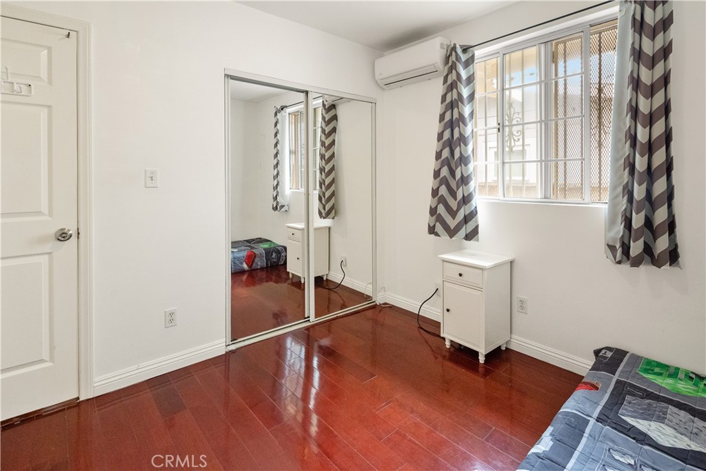 915 South Atlantic Boulevard