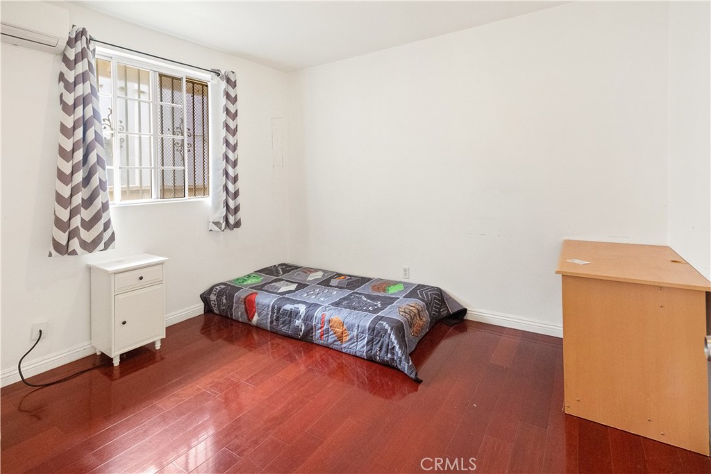 915 South Atlantic Boulevard