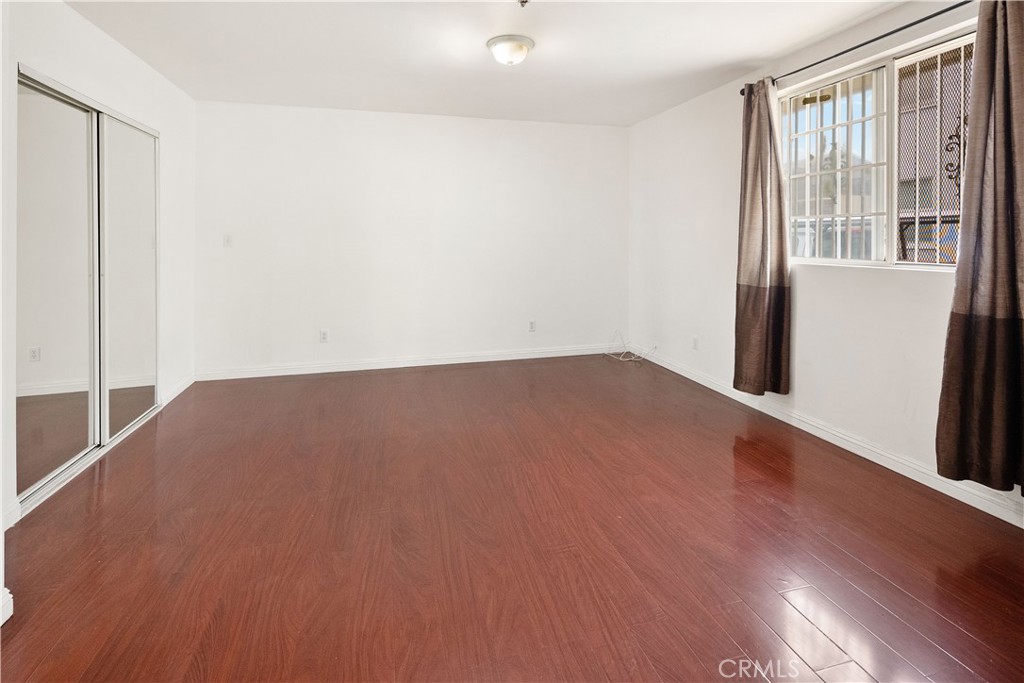 915 South Atlantic Boulevard