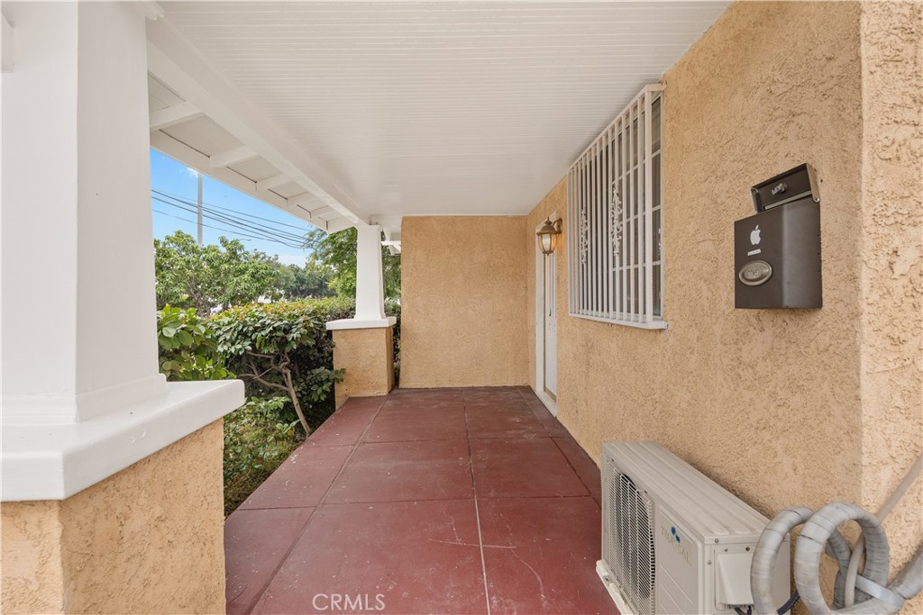 915 South Atlantic Boulevard