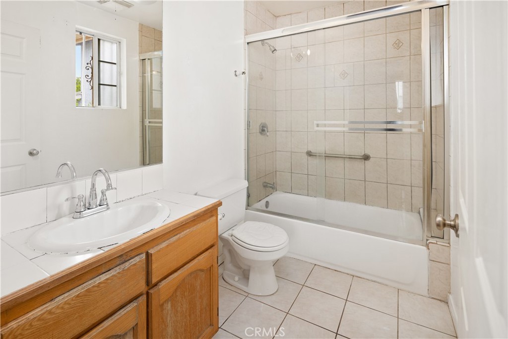 915 South Atlantic Boulevard