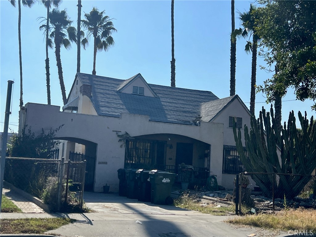 611 N Sierra Vista Street