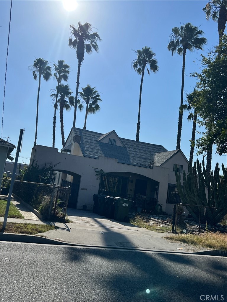 611 N Sierra Vista Street