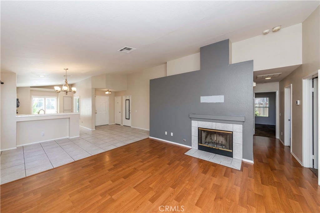 883 Viewpointe Lane
