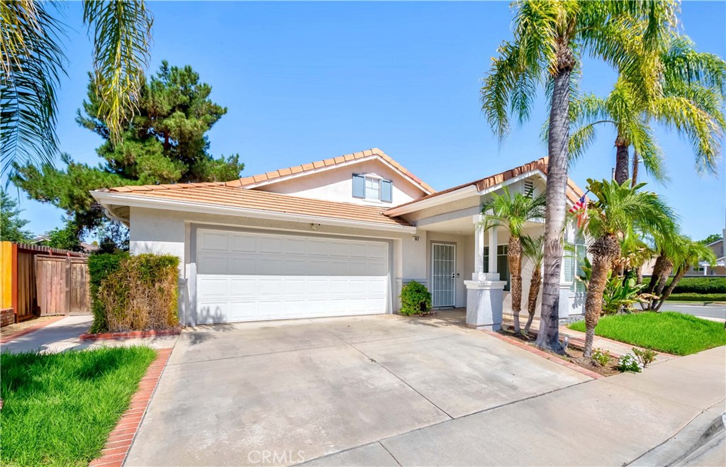 883 Viewpointe Lane