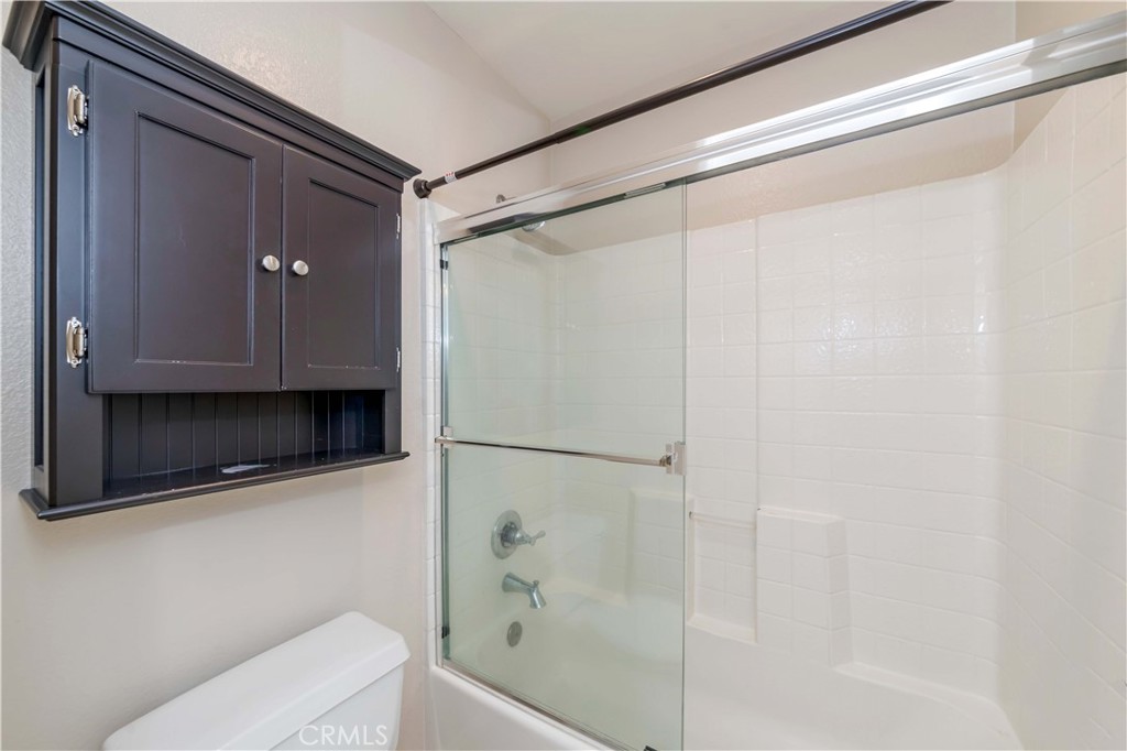 883 Viewpointe Lane