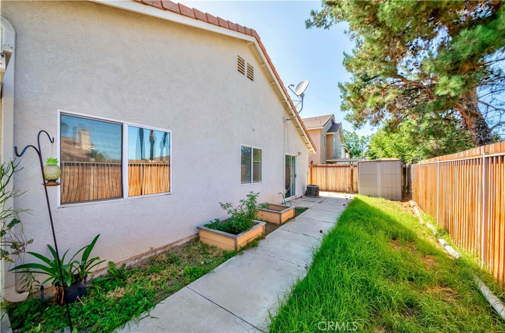 883 Viewpointe Lane