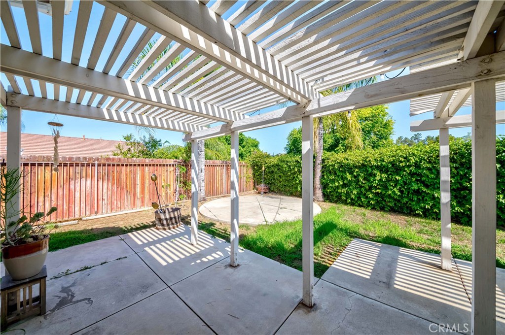883 Viewpointe Lane