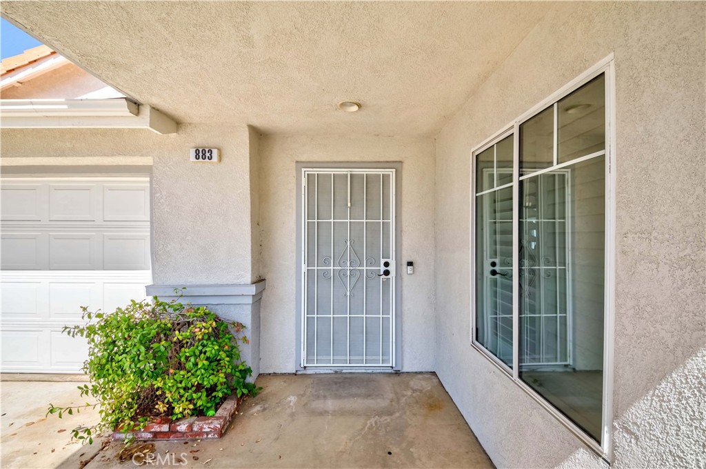 883 Viewpointe Lane