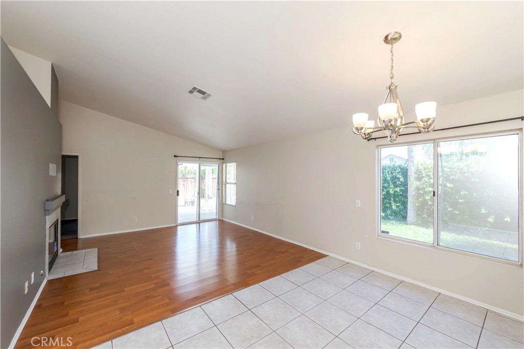 883 Viewpointe Lane