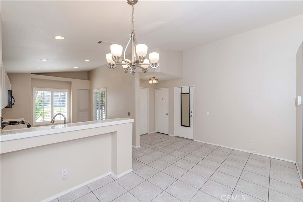883 Viewpointe Lane