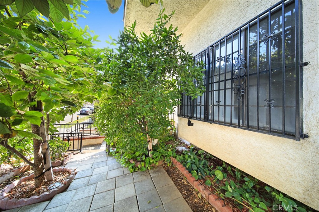 317 N Lincoln Avenue B