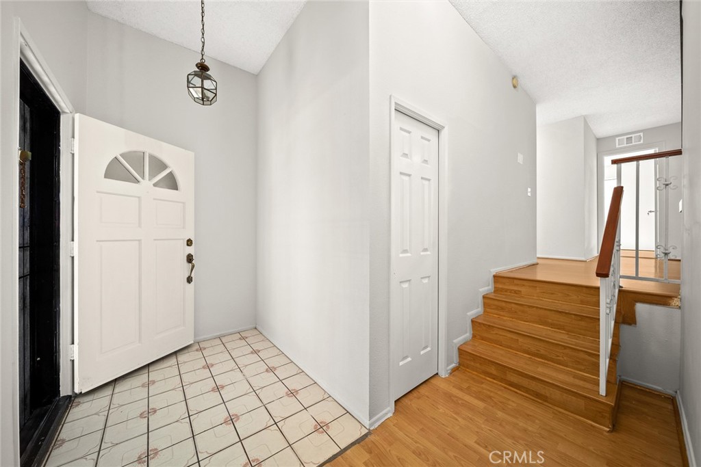 317 N Lincoln Avenue B