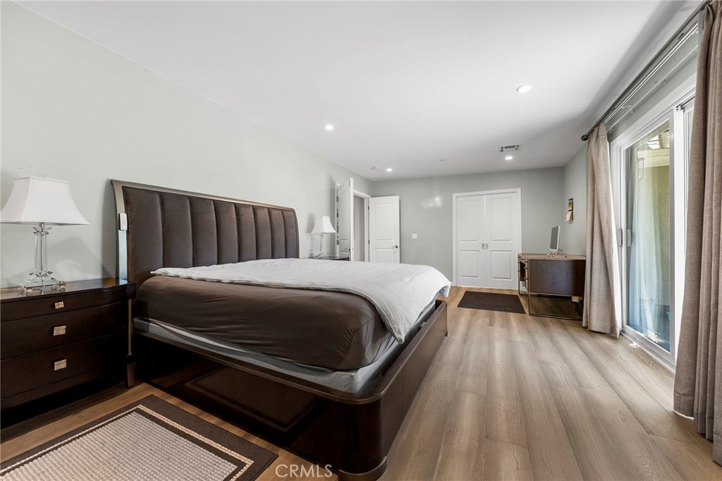 1121 N Hidalgo Avenue