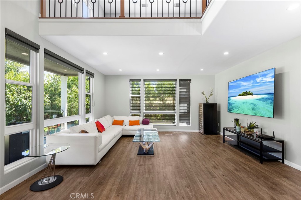 1121 N Hidalgo Avenue