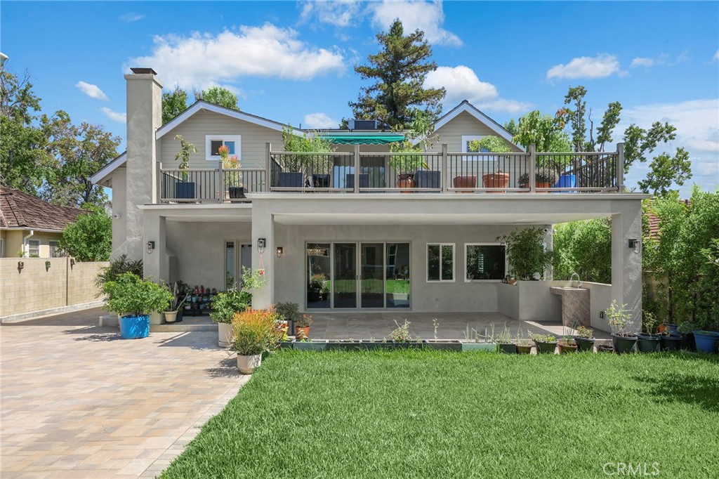 1121 N Hidalgo Avenue