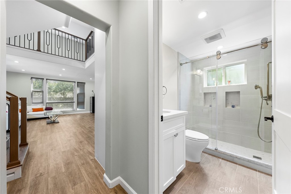 1121 N Hidalgo Avenue