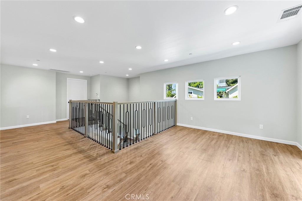 1121 N Hidalgo Avenue