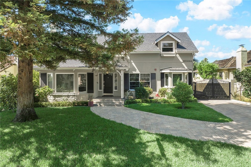 1121 N Hidalgo Avenue