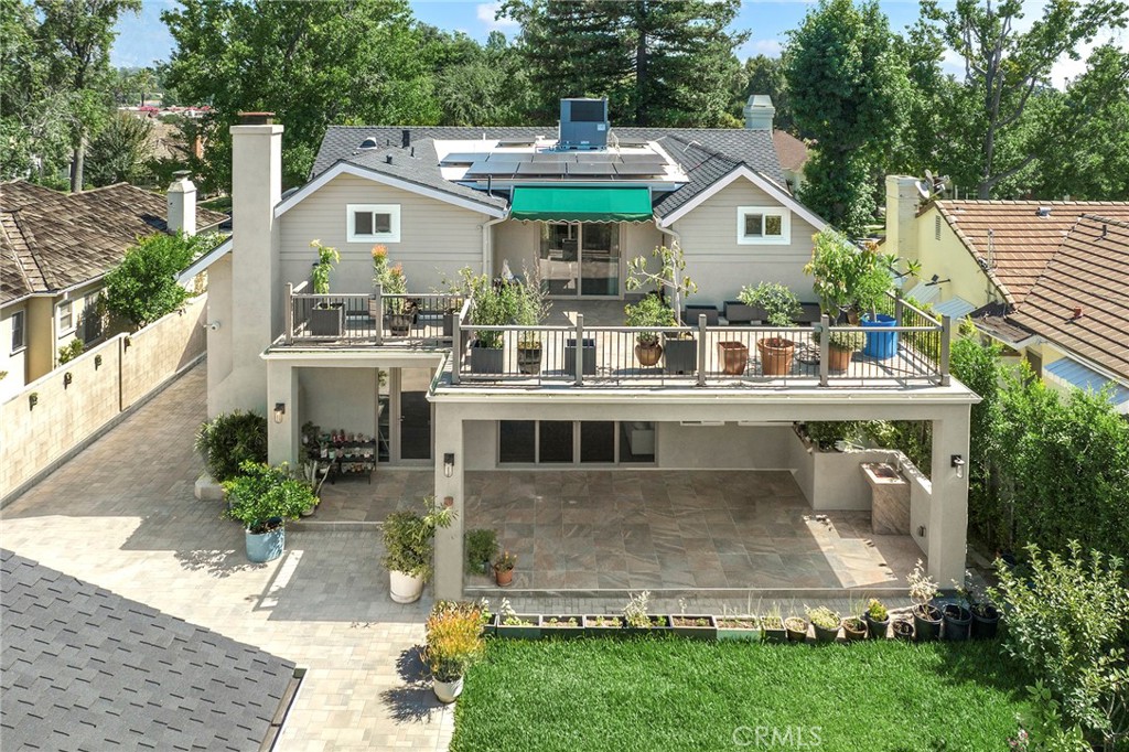 1121 N Hidalgo Avenue