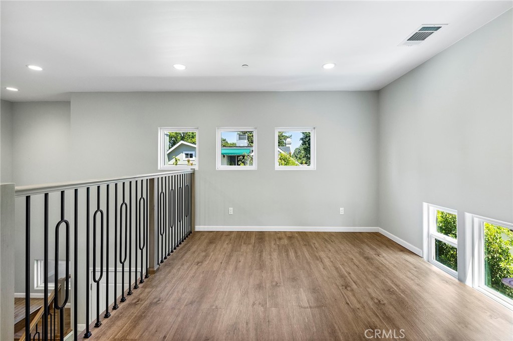 1121 N Hidalgo Avenue