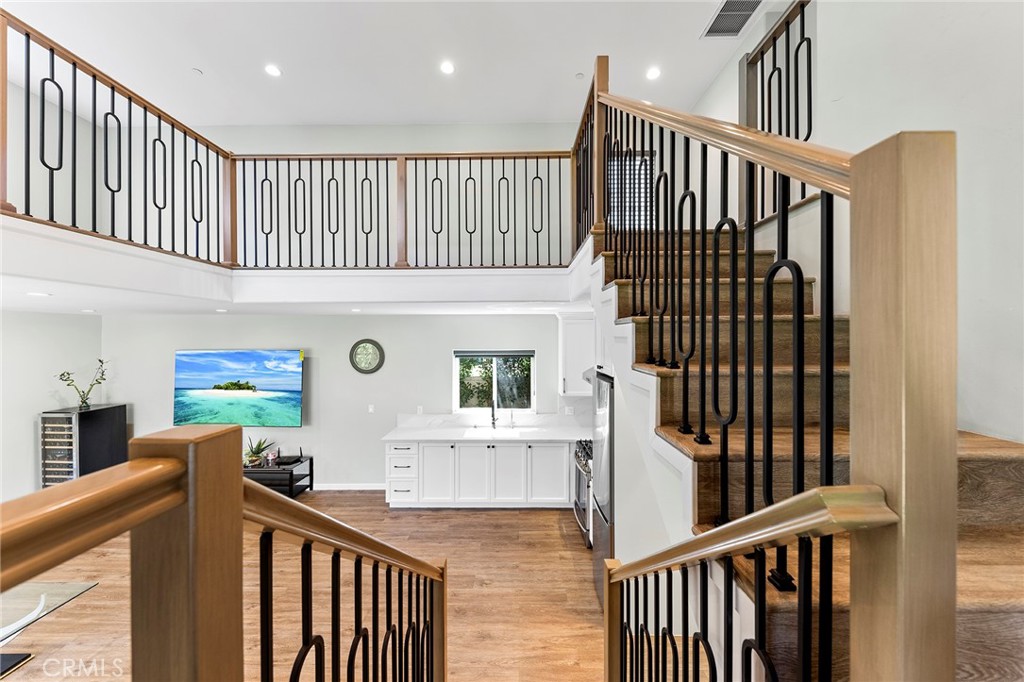 1121 N Hidalgo Avenue