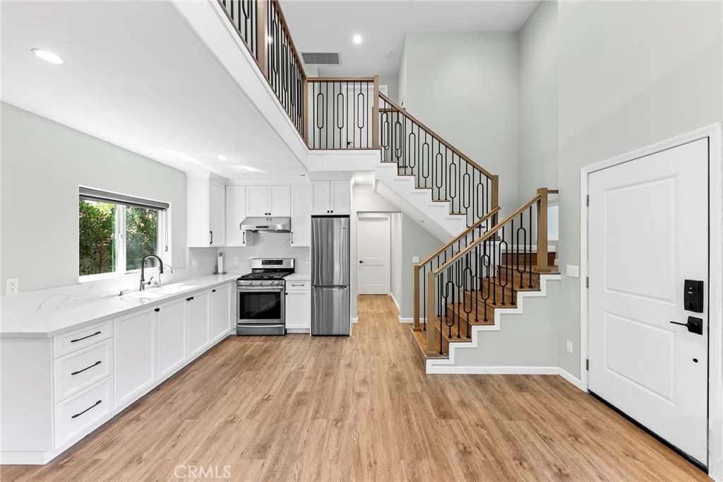 1121 N Hidalgo Avenue