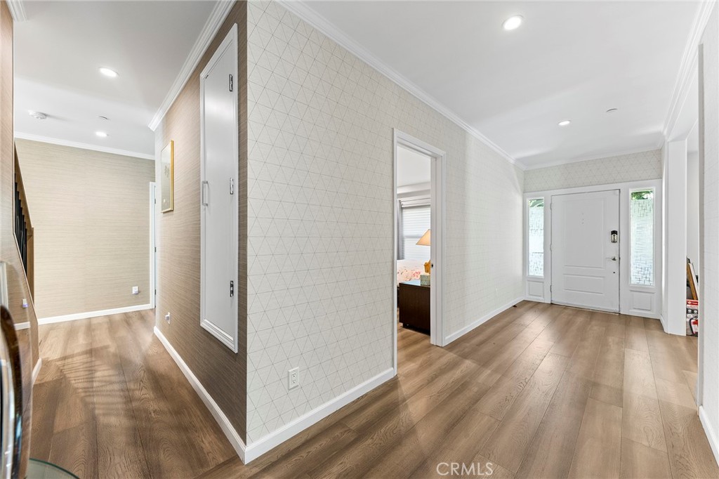 1121 N Hidalgo Avenue