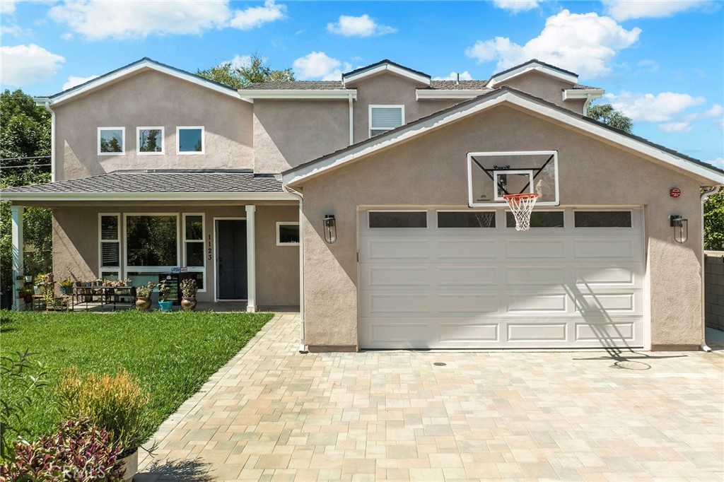 1121 N Hidalgo Avenue