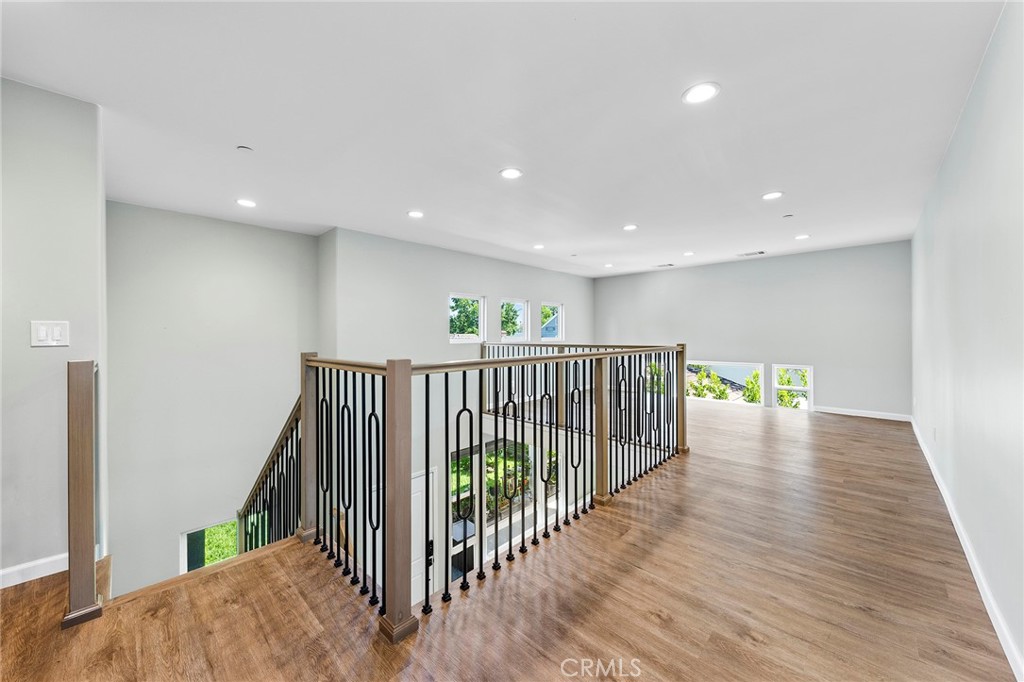 1121 N Hidalgo Avenue