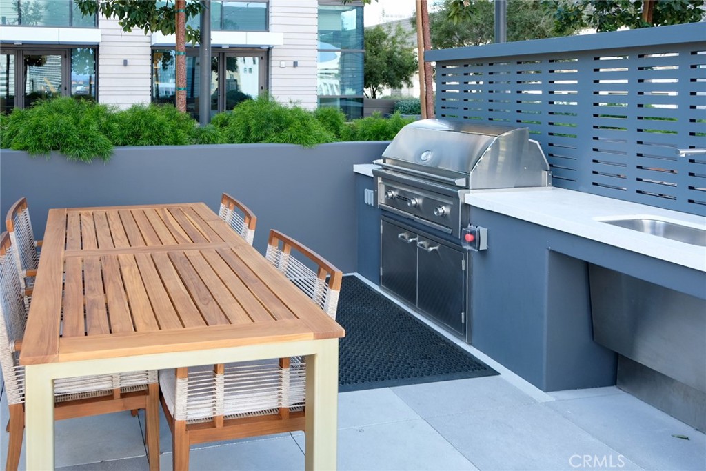 400 S Broadway 816