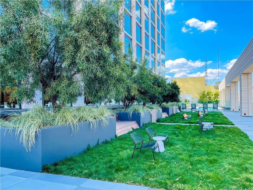 400 S Broadway 816