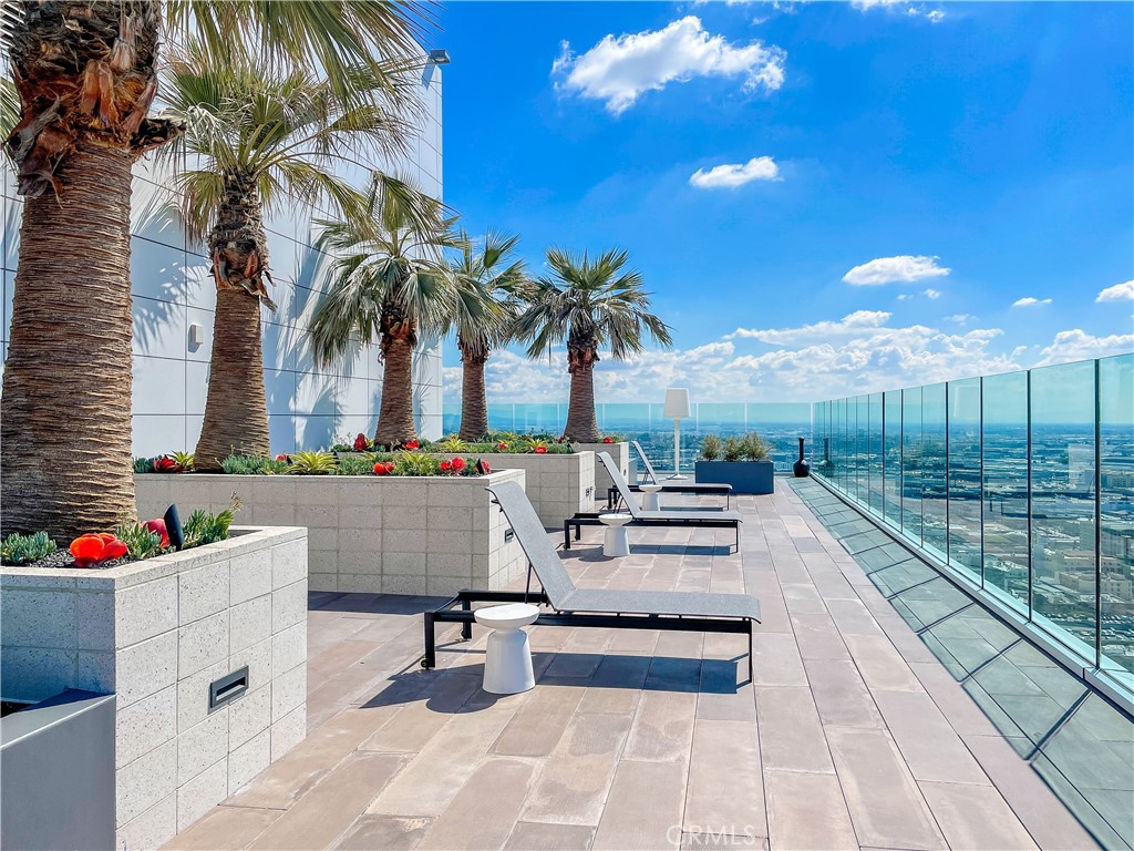 400 S Broadway 816