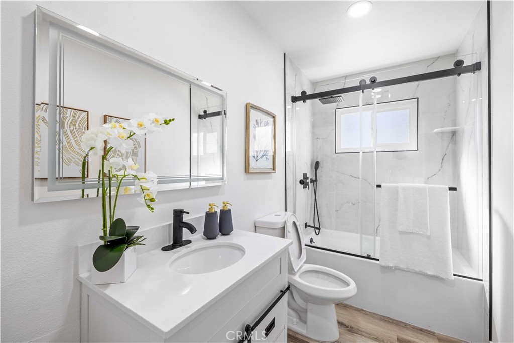 738 Mathewson Avenue