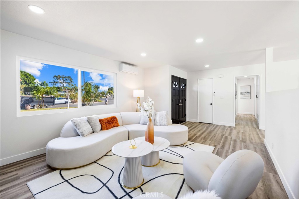 738 Mathewson Avenue