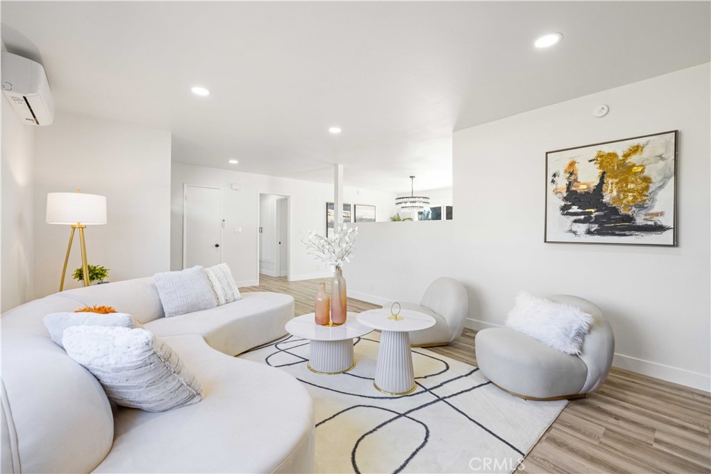 738 Mathewson Avenue