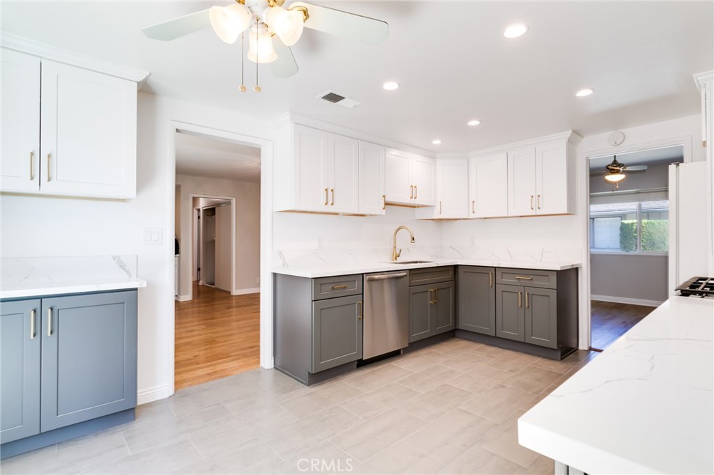 313 E Duarte Road 1