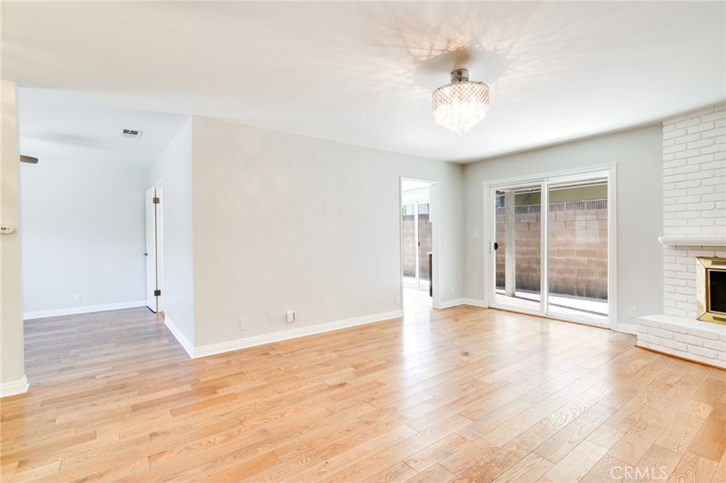 313 E Duarte Road 1