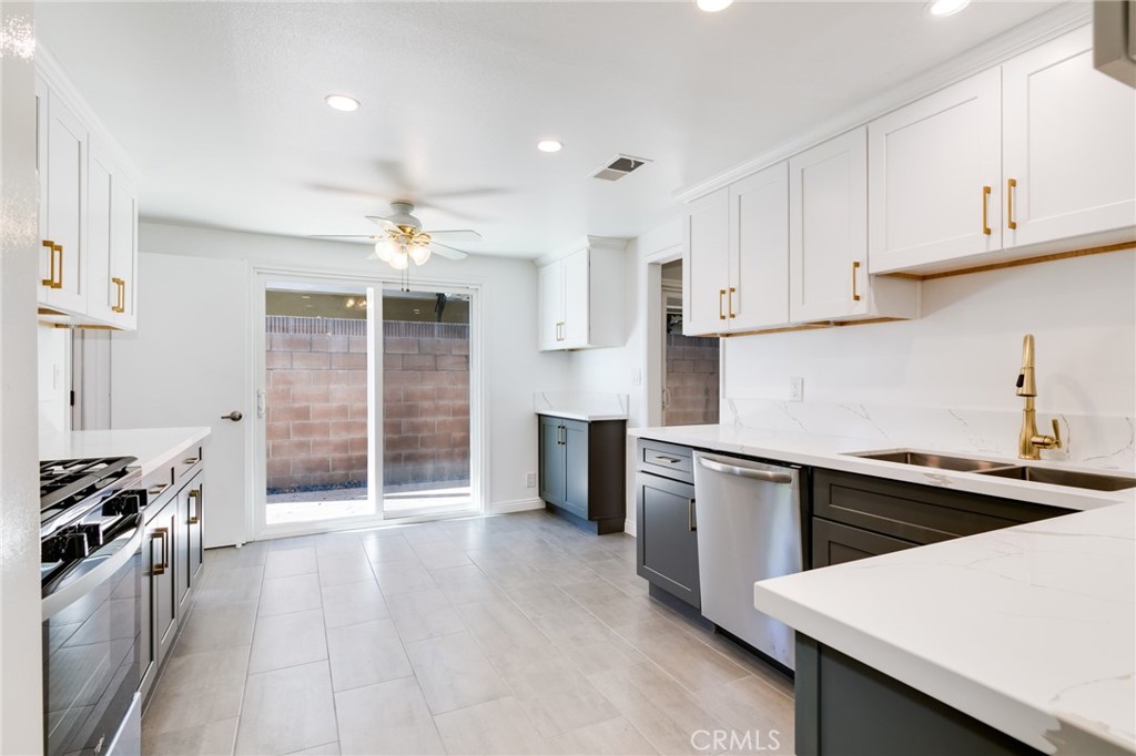313 E Duarte Road 1