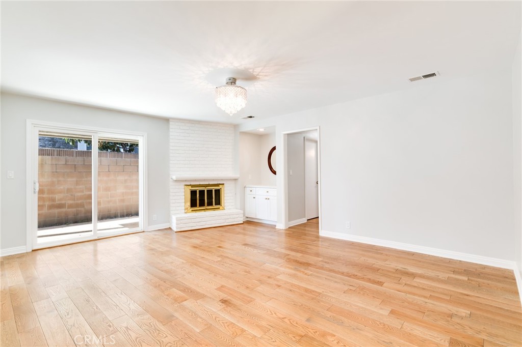 313 E Duarte Road 1