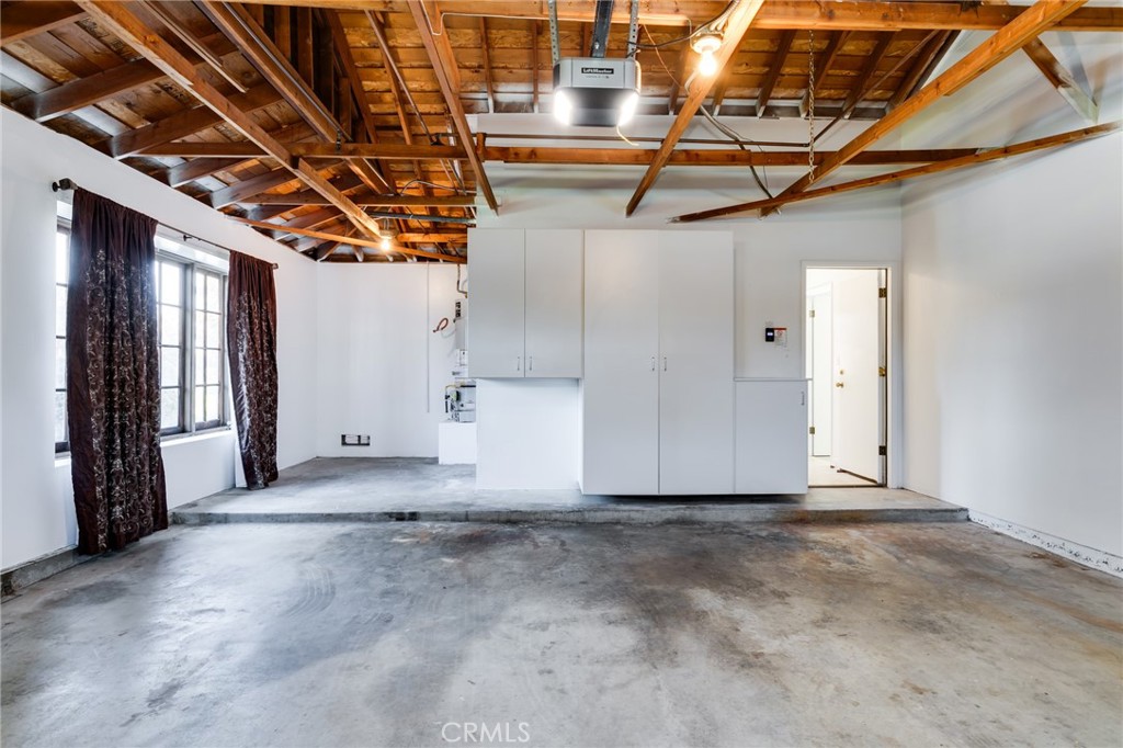 313 E Duarte Road 1