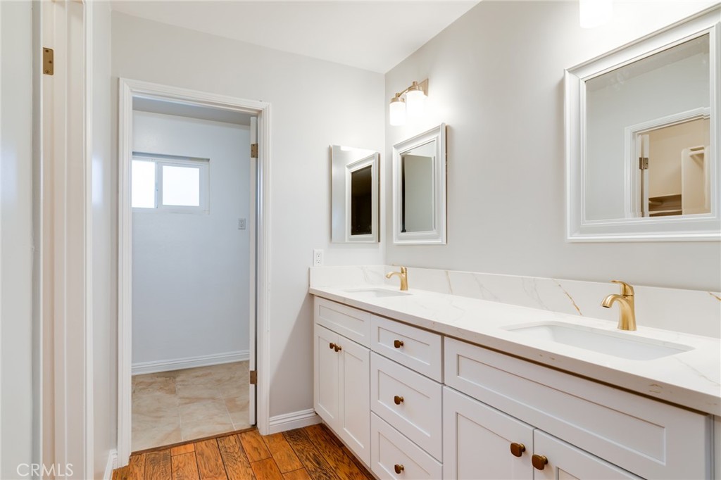 313 E Duarte Road 1