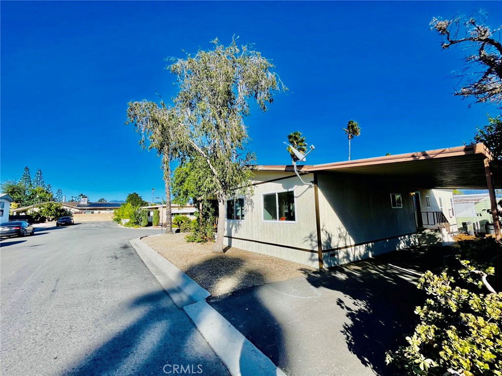 1025 S Riverside Avenue 72