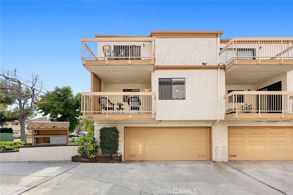 825 S Golden West Avenue 1