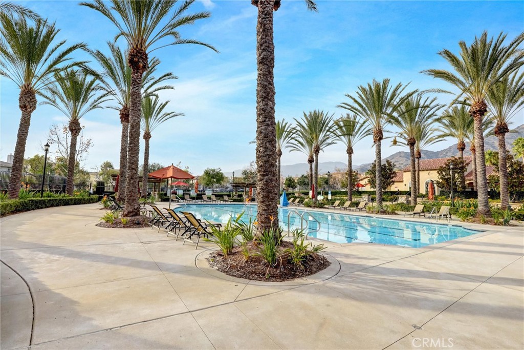 652 E Orange Blossom Way