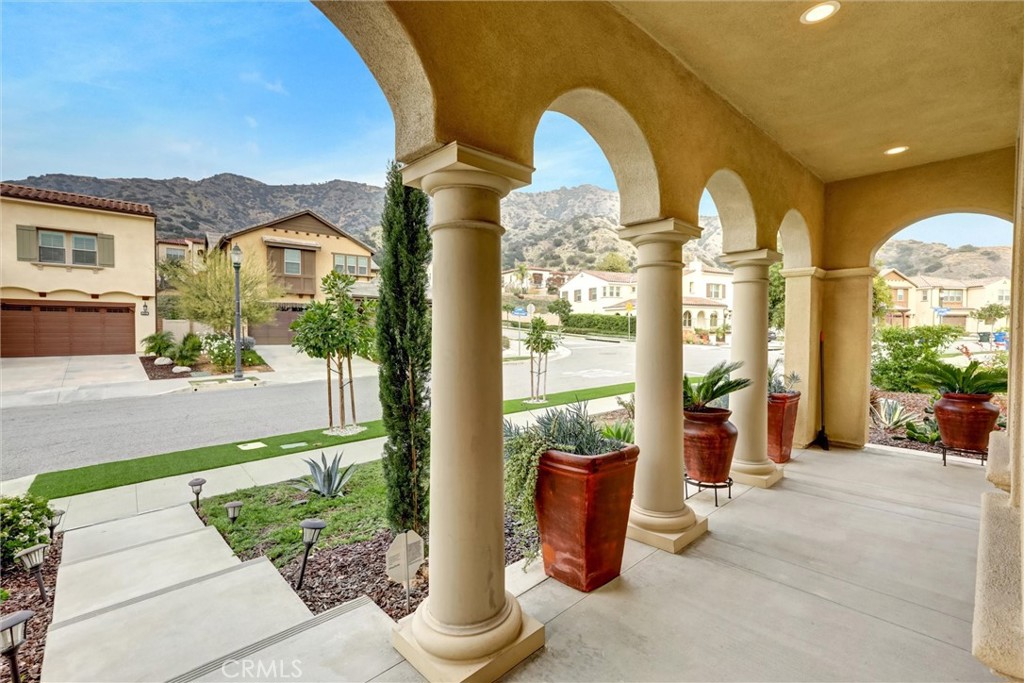 652 E Orange Blossom Way